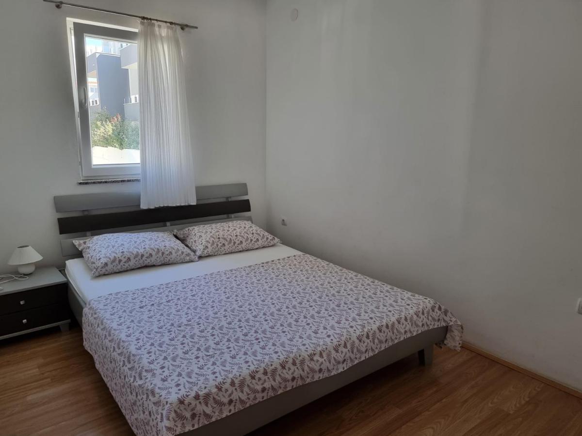 The Golden Grotto Apartments 诺瓦利娅 外观 照片