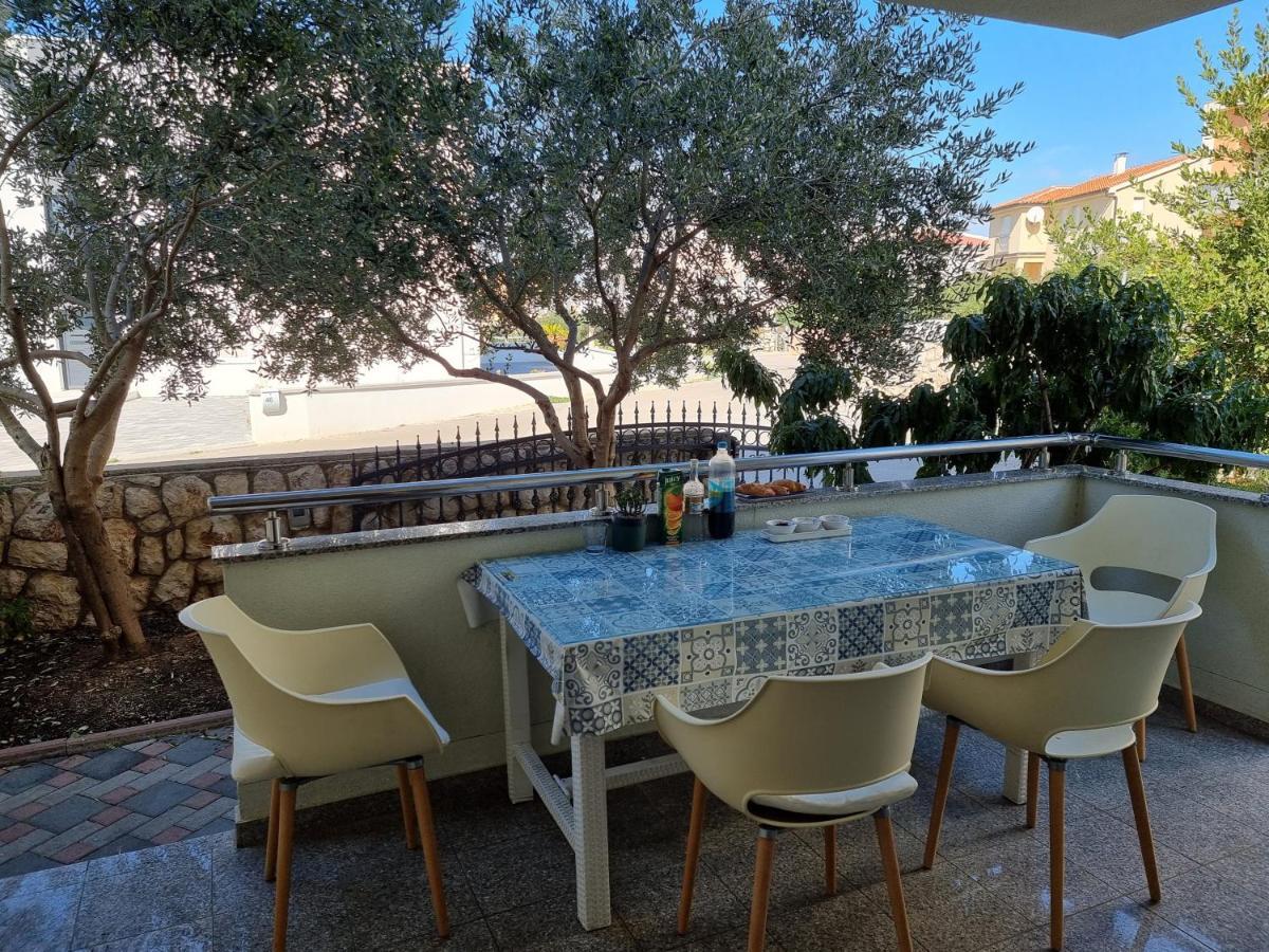 The Golden Grotto Apartments 诺瓦利娅 外观 照片