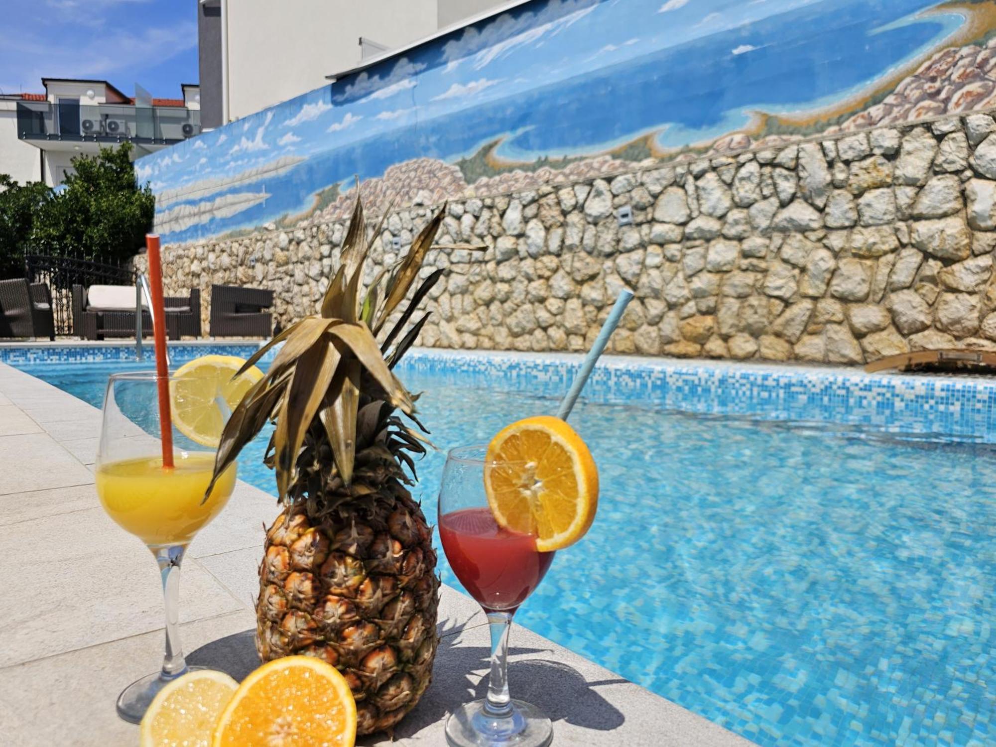 The Golden Grotto Apartments 诺瓦利娅 外观 照片