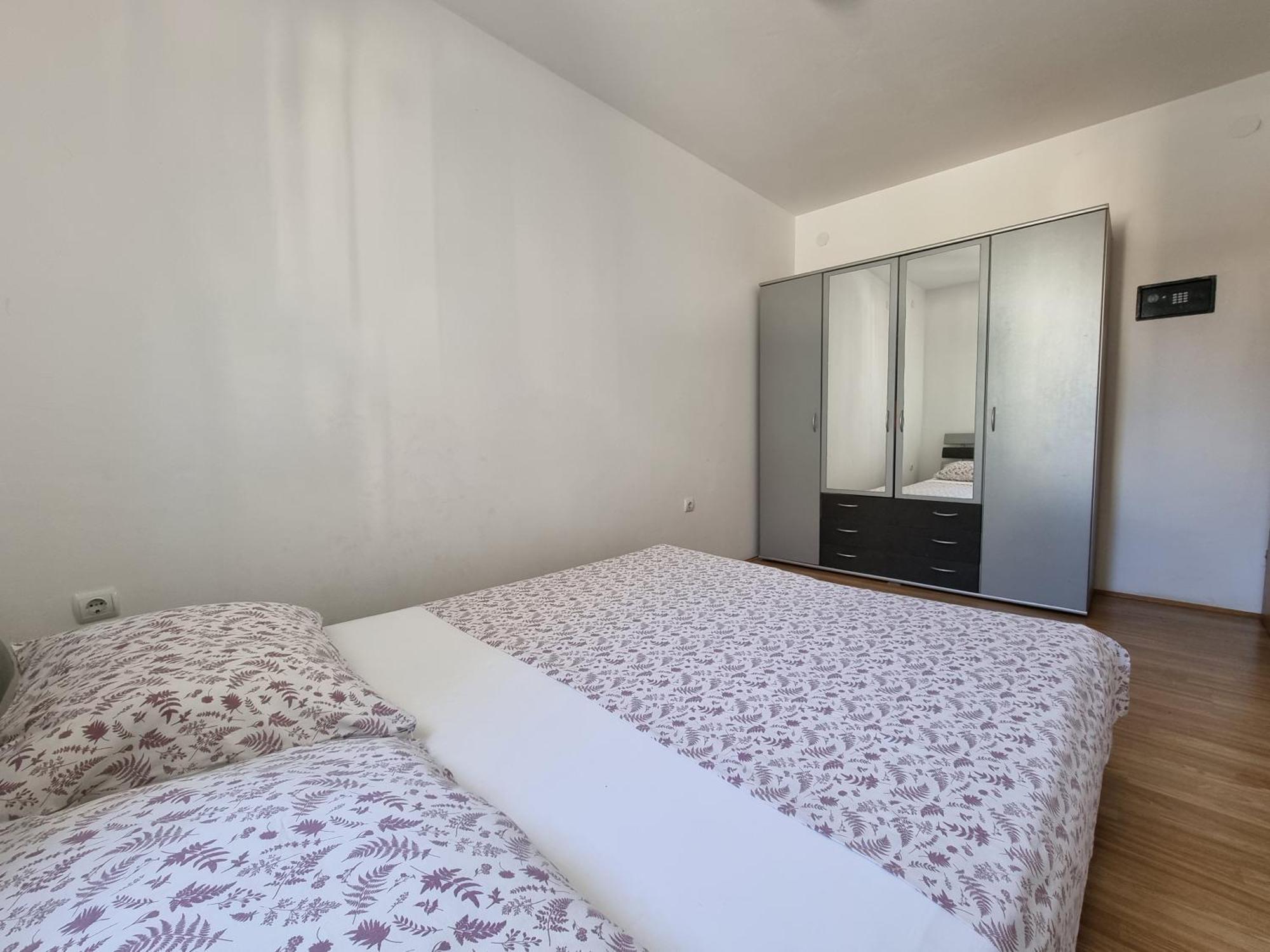 The Golden Grotto Apartments 诺瓦利娅 外观 照片